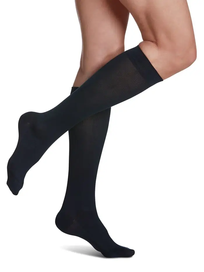 Cotton 151 Knee-High Compression Socks 15-20mmHg Sigvaris - Black