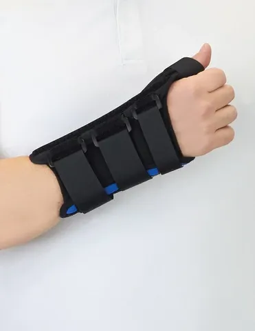 Protect Universal Wrist/Thumb Brace Wraps and supports Medi USA - Black